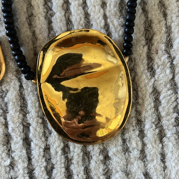 Carlton Ridge Necklace and Earrings - Picture 3 of 4